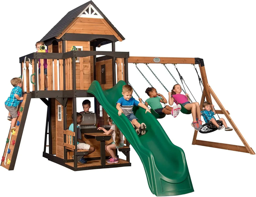 2025 Backyard Discovery Canyon Creek Set de Juego Exterior en Madera de Cedro con Tobogán, Casa en el Árbol, Columpios y Pared de Escalada
