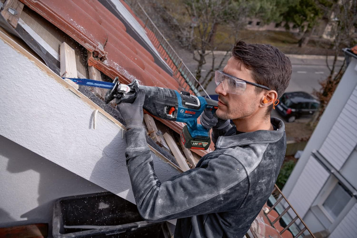 Bosch PRO Sierra sable de batería GSA 18V-28