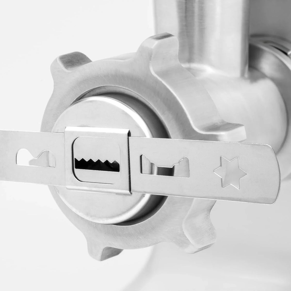 Caso FW2000 - Picadora de carne eléctrica, incluye galletas de salpicar, accesorio nominal, 800 W, 2000 W locked, aprox. 2kg/minuto, carcasa de aluminio fundido, potente motor, plateado