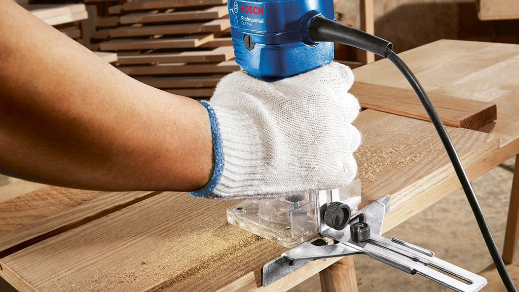 Bosch Professional fresadora de cantos GLF 55-6 (motor de 550 W girando a 33 000 rpm., incl. 2 llaves de una boca, 1 recogedor, tope paralelo, rodillo de corte al ras)