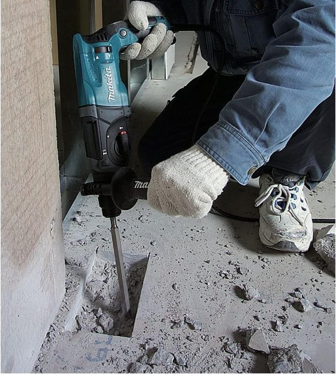 Makita HR 2470 Martillo Ligero, 780 W, 220 V